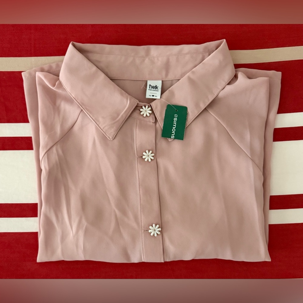 Floral Buttoned Blouse with Ruffles